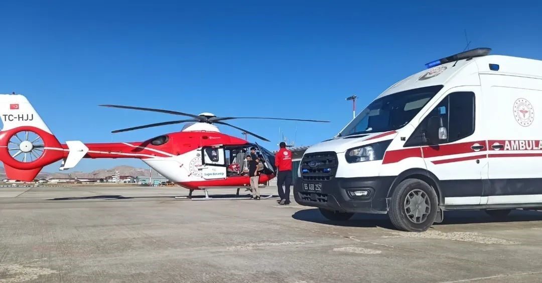Van'da 2 günlük kalp hastası bebek, İstanbul'daki tedavi için ambulans