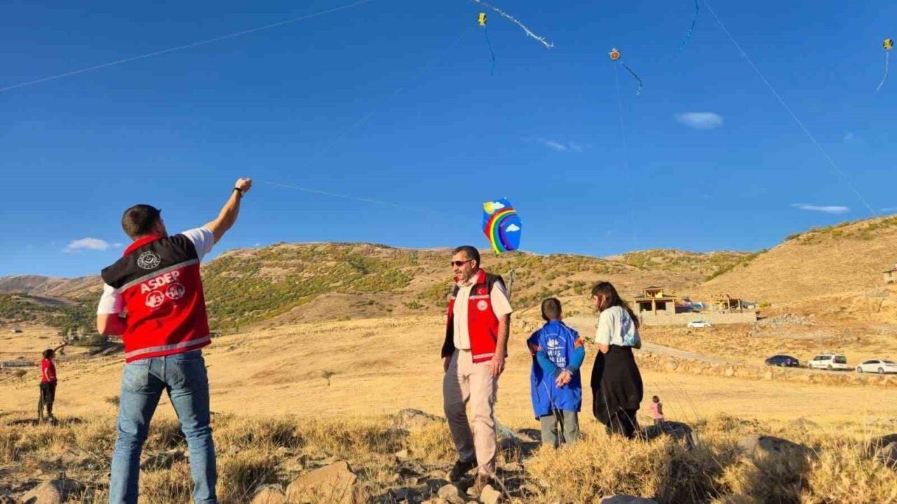 Muş'un Varto ilçesinde "Aile Yılı" kapsamında, Sosyal Hizmet Merkezi öncülüğünde