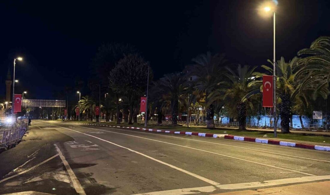 İstanbul’da 29 Ekim Cumhuriyet Bayramı Nedeniyle Bazı Yollar Trafiğe Kapatıldı İstanbul'da 29 Ekim Cumhuriyet Bayramı kutlamaları nedeniyle Fatih ilçesindeki Adnan