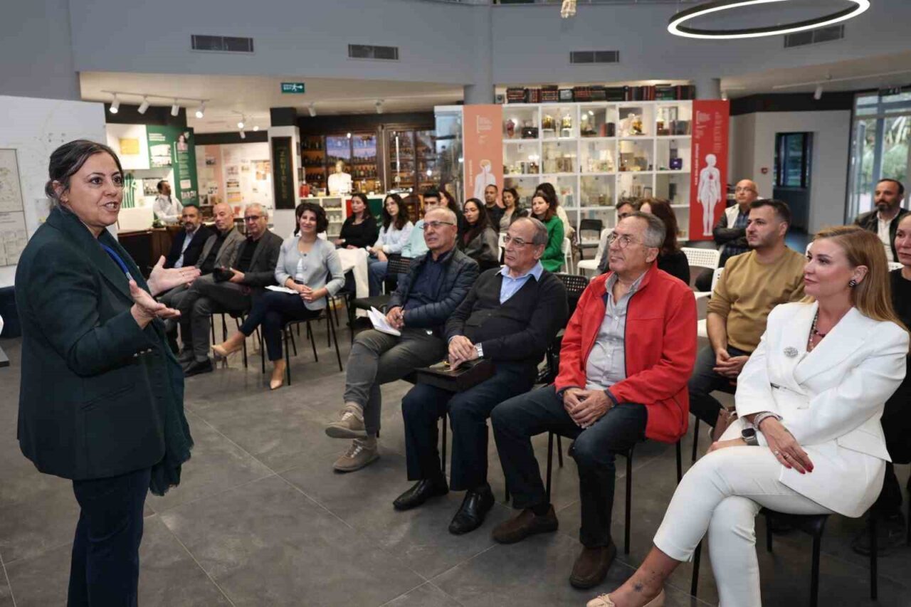 Nilüfer Belediyesi, Bursa Veteriner Hekimler Odası'nın düzenlediği "Türkiye’de Bilimsel Veteriner