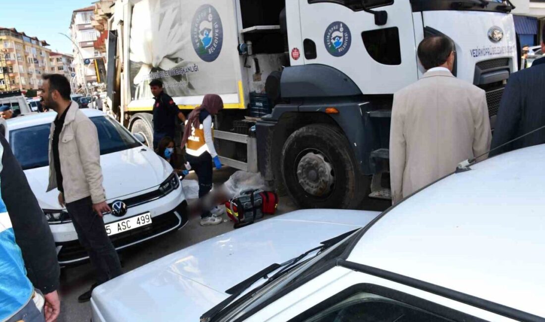 Samsun'un Vezirköprü ilçesinde, 78 yaşındaki İsmet Coşar, bir çöp kamyonunun