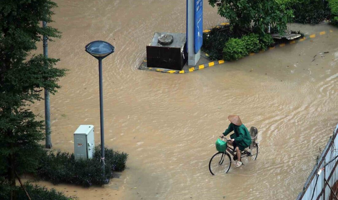 Vietnam’da Matmo Tayfunu nedeniyle can kaybı 15’e yükseldi; 225 binden