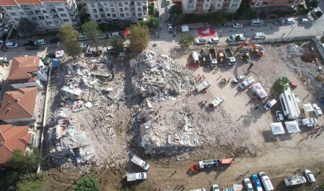 Yalova'da, 7,2 büyüklüğündeki bir deprem senaryosuyla gerçekleştirilen tatbikata İstanbul, Sakarya,