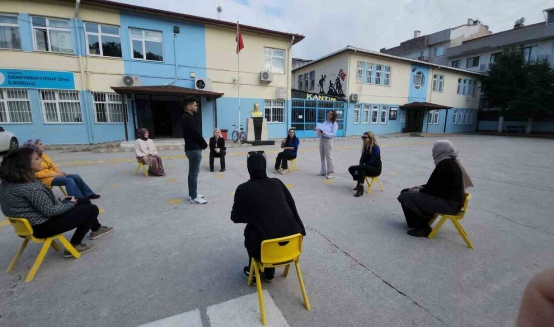Yalova’da Harezmi Eğitim Modeli Uygulayıcı Öğretmenlere Yönelik Kurs Düzenlendi. Yalova'da Harezmi Eğitim Modeli'ni hayata geçirecek öğretmenler için bir eğitim