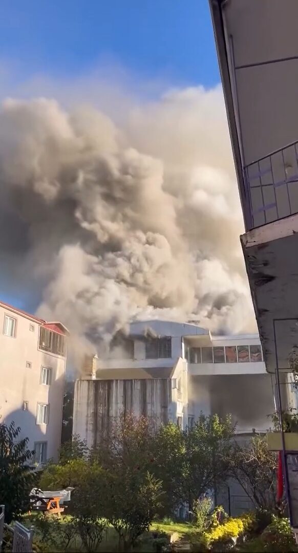 Yalova Termal’deki Oteldeki Yangın, İtfaiye Ekipleri Tarafından Kontrol Altına Alındı