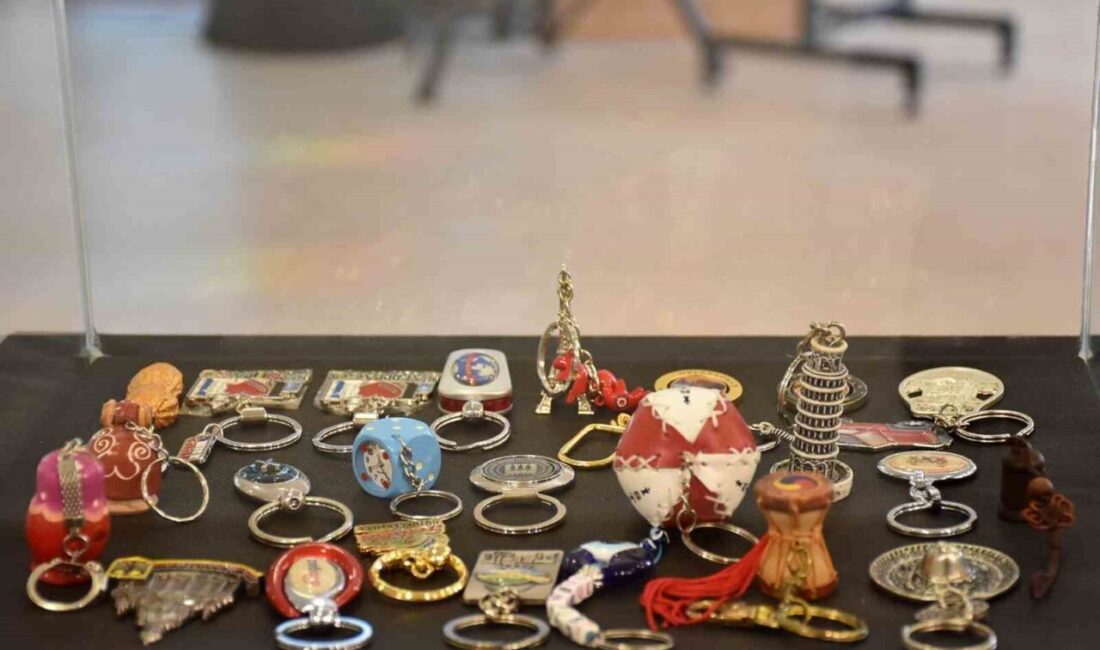 Mehmet Savaş Tuğsavul'un 50 yıllık emeğiyle oluşturduğu "Uluslararası Anahtarlık Koleksiyonu"