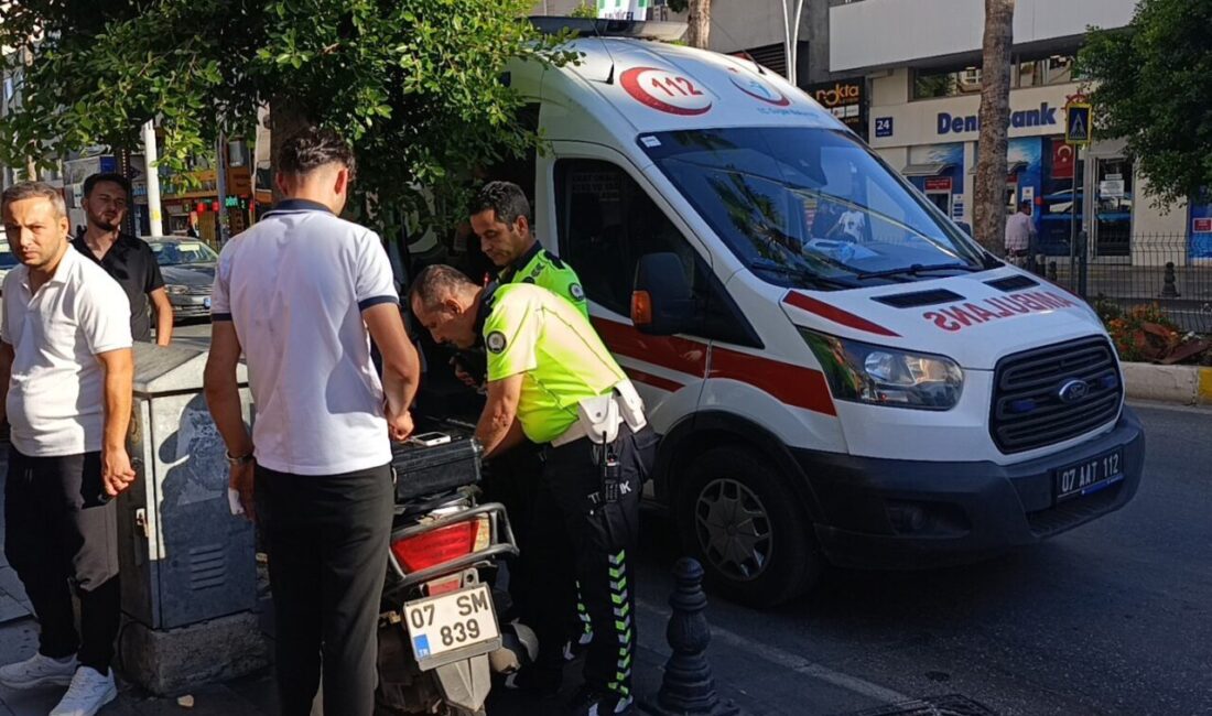 Antalya'nın Manavgat ilçesinde yaya geçidinden geçen Emine Hayat O.'ya motorlu