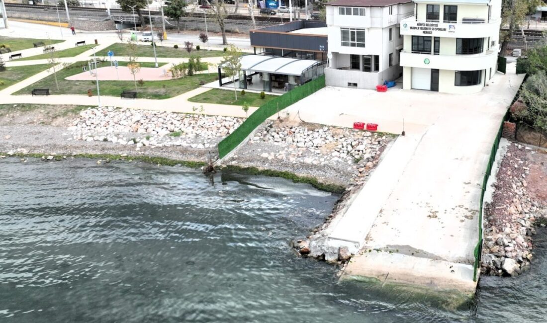 Yarımca’da Yelken ve Su Sporları Merkezi Resmi Olarak Hizmete Girdi Kocaeli Büyükşehir Belediyesi, Yarımca sahilinde inşa ettiği Yelken ve Su