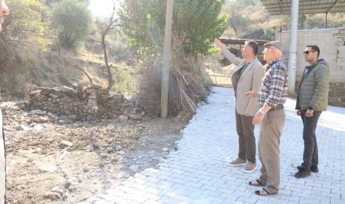 Yenipazar’da Yol ve Çevre Düzenleme Çalışmaları Devam Ediyor, Başkan Ercan İncelemelerde Bulundu Yenipazar Belediye Başkanı Malik Ercan, ilçede devam eden yol ve