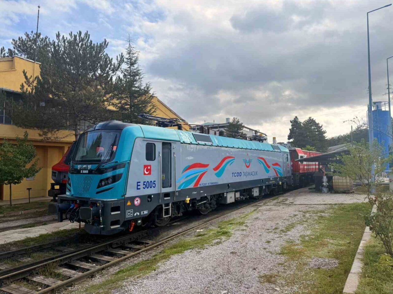 Türkiye Raylı Sistem Araçları Sanayii A.Ş. tarafından üretilen yerli elektrikli