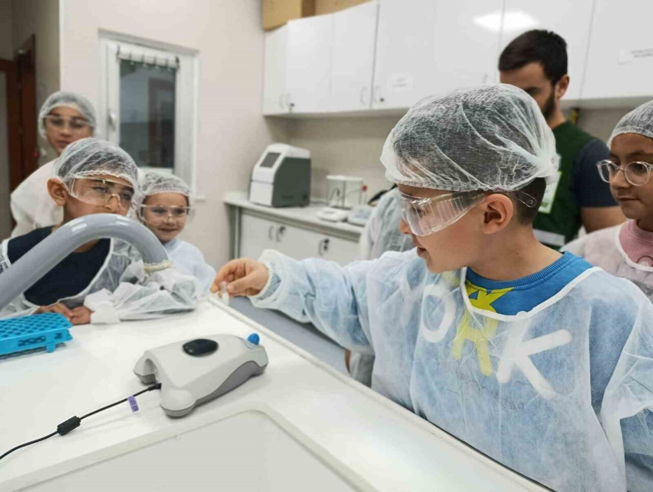 Yeşilay Kars Şubesi, çocukların bilime ilgisini artırmak ve sağlıklı yaşam