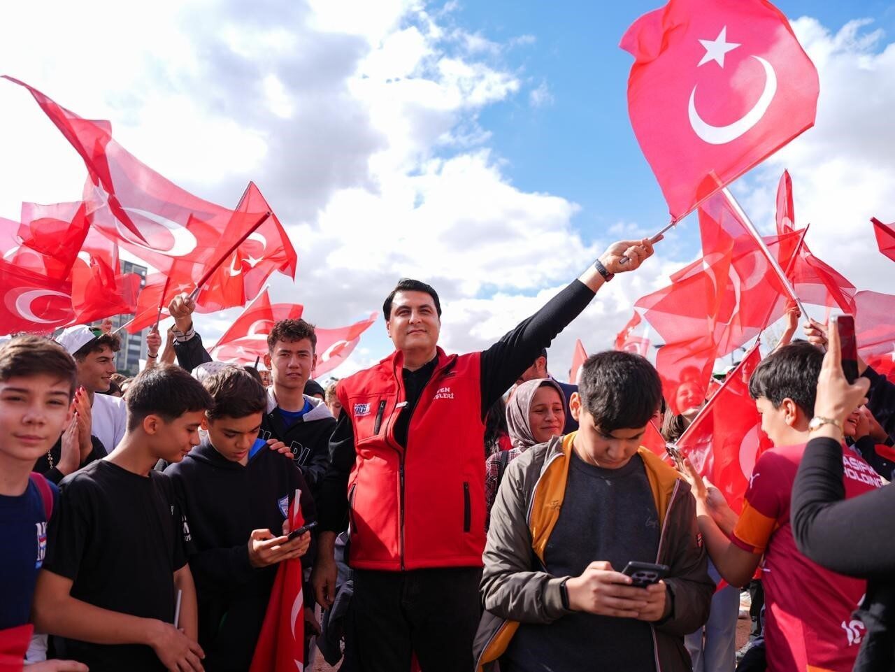 Şehitkamil Belediye Başkanı Umut Yılmaz, 29 Ekim Cumhuriyet Bayramı mesajında