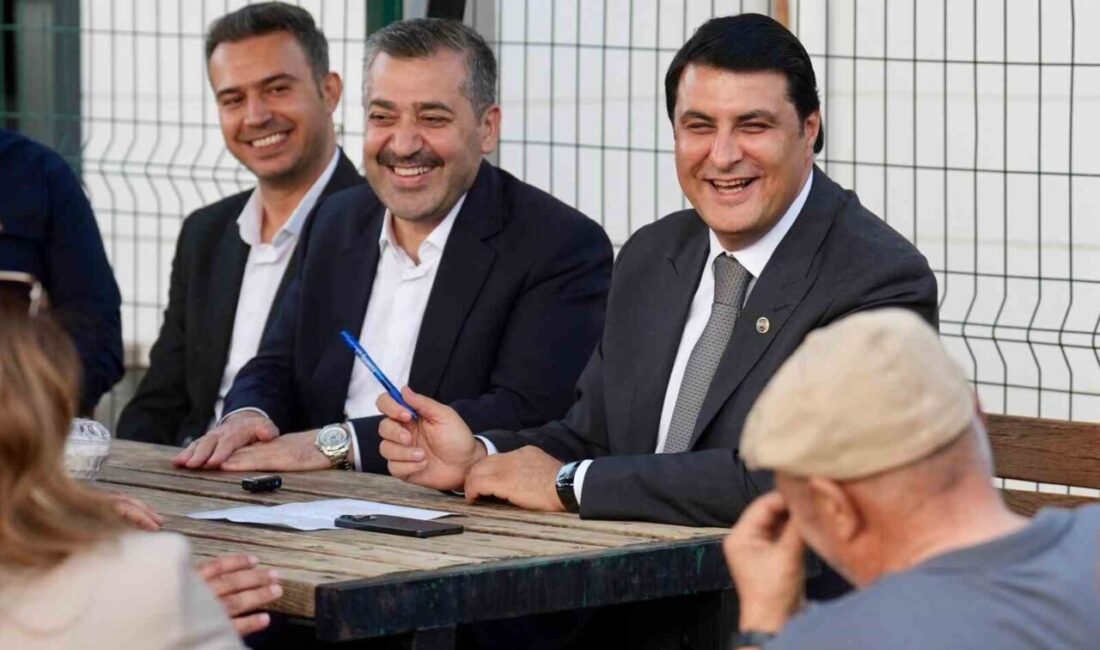 Şehitkamil Belediye Başkanı Umut Yılmaz, Mücahitler Mahallesi'nde vatandaşlarla buluşarak ihtiyaçlarını