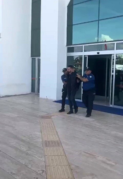 Hatay'ın Kırıkhan ilçesinde trafik yüzünden çıkan tartışmada N.P. silahla yaralandı.