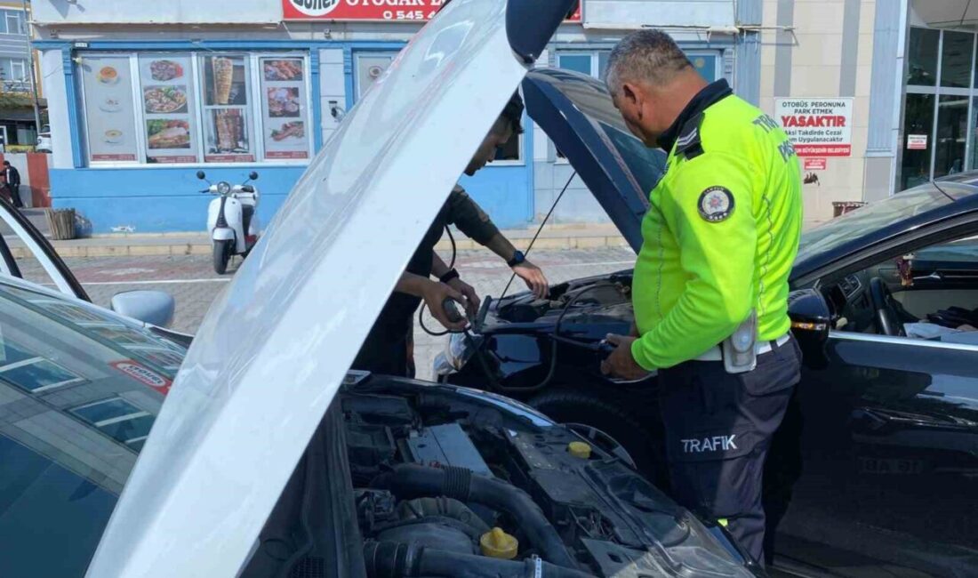 Samsun'dan Bursa'ya giden bir ailenin aracı, Kavak ilçesinde aküsünün bitmesi