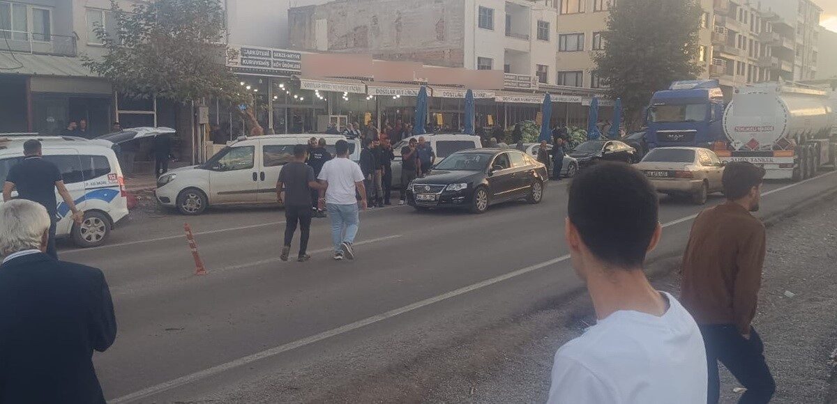 Adıyaman'ın Gölbaşı ilçesinde 75 yaşındaki Fadime Öztürk, Malatya Karayolu'nda yolun