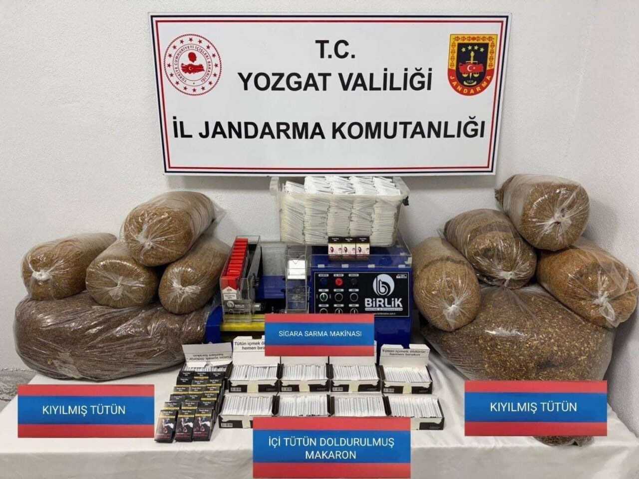Yozgat'ın Akdağmadeni ilçesinde jandarma operasyonu sonucu B.K. isimli şahsın dükkanında