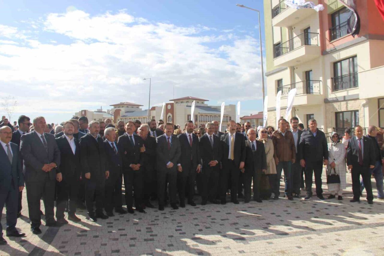 Yozgat’ta tamamlanan Eskipazar 2. Mıntıka TOKİ Konutları, hak sahiplerine teslim