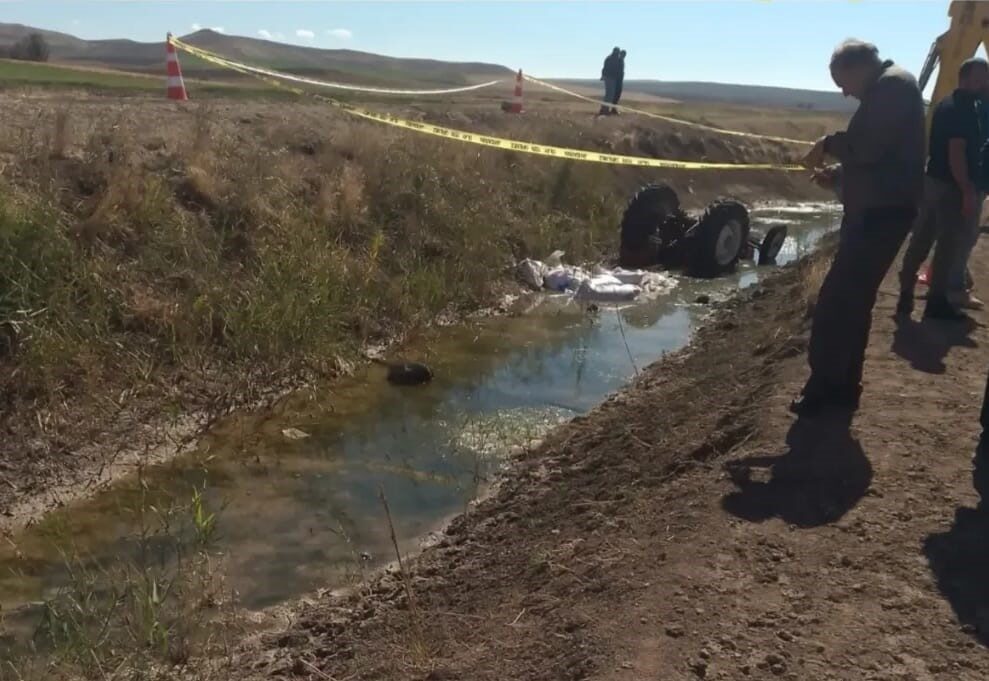 Yozgat'ın Şefaatli ilçesinde, Ali Osman Şahiner'in kullandığı traktör devrildi. Kazada