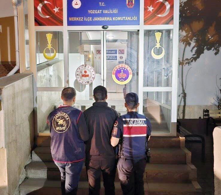Yozgat’ta jandarma ve emniyetin gerçekleştirdiği ortak operasyonla, uyuşturucu ticareti sebebiyle