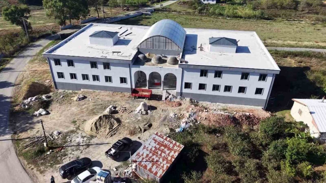 Sakarya'nın Kaynarca ilçesinde, Büyükyanık Mahallesi'nde yapımı süren Kur'an Kursu için