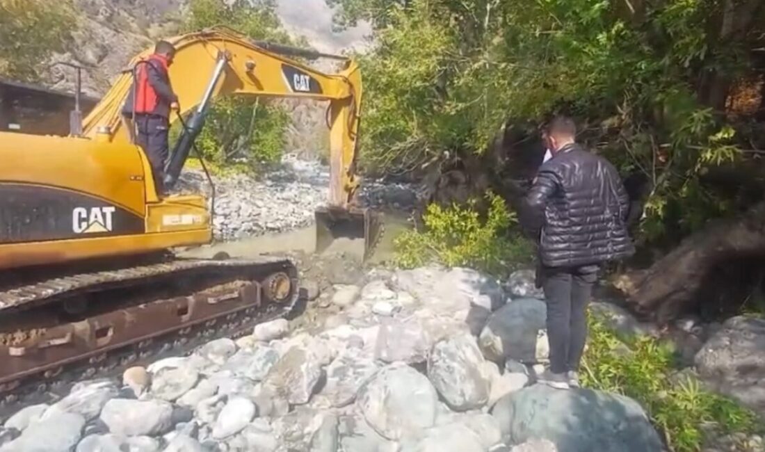 Hakkari Yüksekova’da kaybolan 16 yaşındaki genç için arama çalışmaları hızlandırıldı Hakkari’nin Yüksekova ilçesinde 10 Mayıs'ta Avaşin Deresi'ne düşerek kaybolan 16