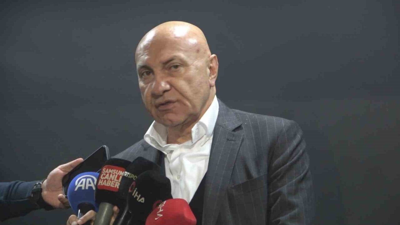 Samsunspor Kulübü Başkanı Yüksel Yıldırım, Dinamo Kiev'i 3-0 yenerek Avrupa