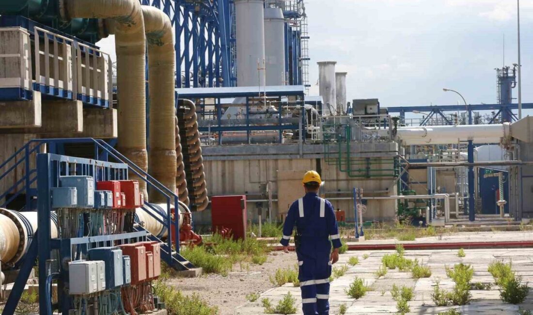 Yunanistan’da Çalışma Saatleri 13 Saate Çıkarıldı, Tartışmalı Yasa Parlamento’dan Geçti Yunanistan Parlamentosu, günlük çalışma saatlerini 8'den 13'e kadar çıkaran yasa