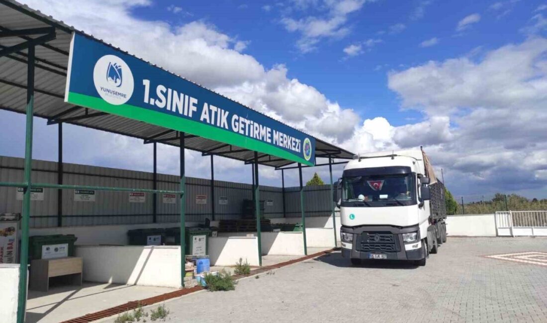 Yunusemre Belediyesi, evsel atık ilaçların toplanması için gönüllü eczanelere kutular