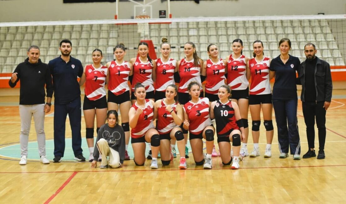 Yunusemre Belediyespor, Kadınlar Voleybol 2. Ligi'nde Altay'ı 3-0 yenerek sezonun
