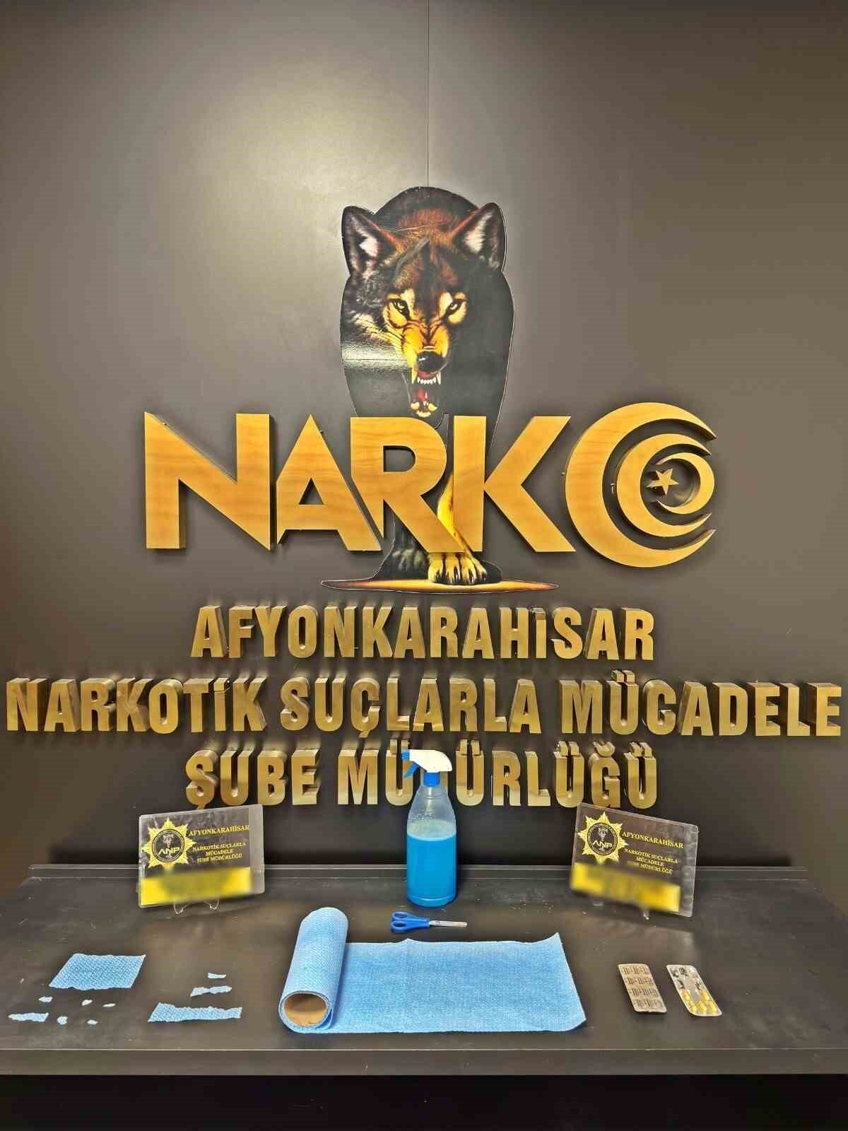 Afyonkarahisar'da yapılan uyuşturucu operasyonunda 3 kişi tutuklandı. İl Emniyet Müdürlüğü