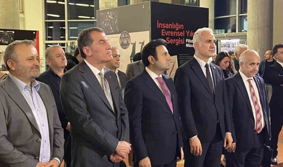 Zeytinburnu Belediyesi, Kültür ve Sanat Merkezi’nin 2025-2026 sezonunu açtı. Törende,