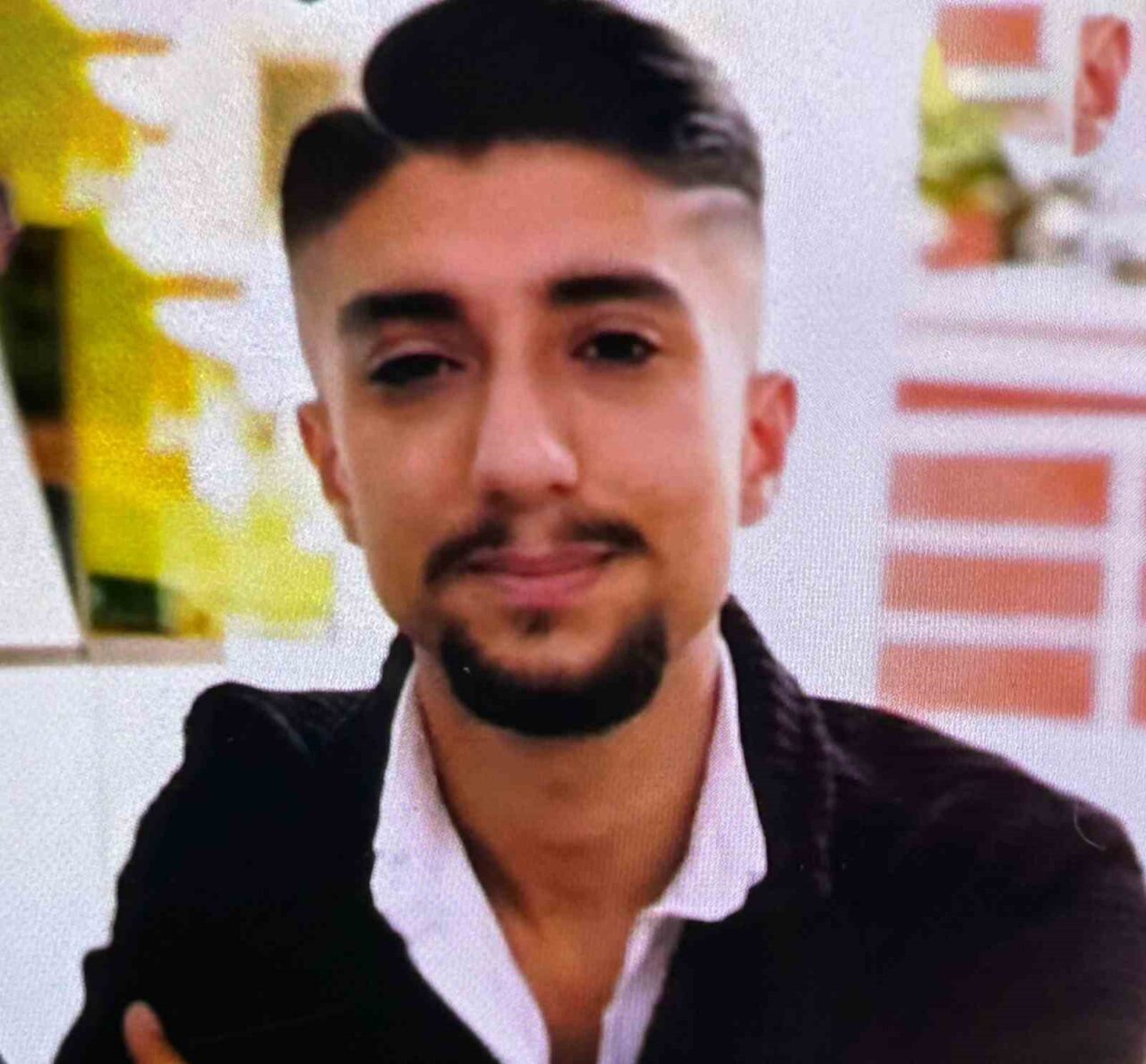 İstanbul Zeytinburnu'nda yaşanan bıçaklı kavgada 27 yaşındaki A.D. hayatını kaybederken,