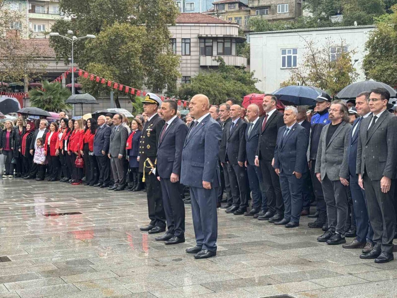Zonguldak'ta Cumhuriyet Bayramı'nın 102. yılı, Zonguldak Valisi Osman Hacıbektaşoğlu, Belediye