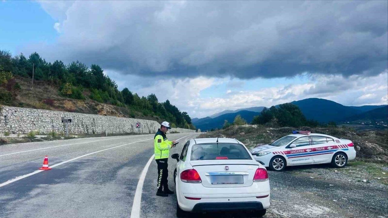 Zonguldak'ta yapılan denetimlerde aranan 56 kişi yakalandı, uyuşturucu ve ruhsatsız