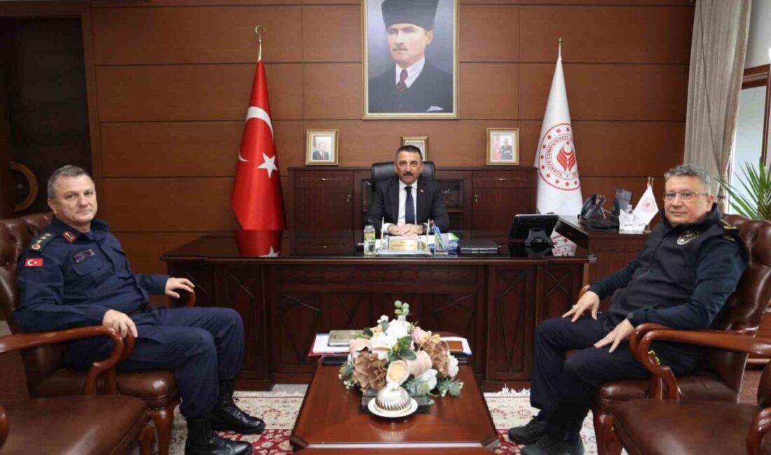 Zonguldak’ta Asayiş ve Güvenlik Konulu Haftalık Toplantı Gerçekleştirildi Zonguldak'ta Vali Osman Hacıbektaşoğlu liderliğinde yapılan toplantıya İl Jandarma Komutanı