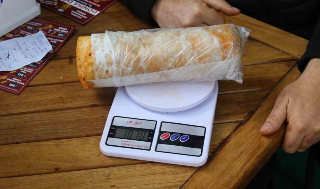 Eskişehir’de döner dükkanı işleten Suat Gelin, Hatay usulü 1 kilogramlık