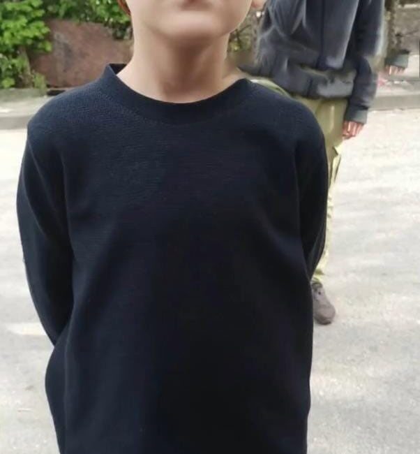 Sultanbeyli’de Elektrikli Scooter’a Çarpan Otomobil, 12 Yaşındaki Çocuğun Ölümüne Neden Oldu İstanbul Sultanbeyli'de 12 yaşındaki Mesna Yiğit Emirkulu, elektrikli scooter ile