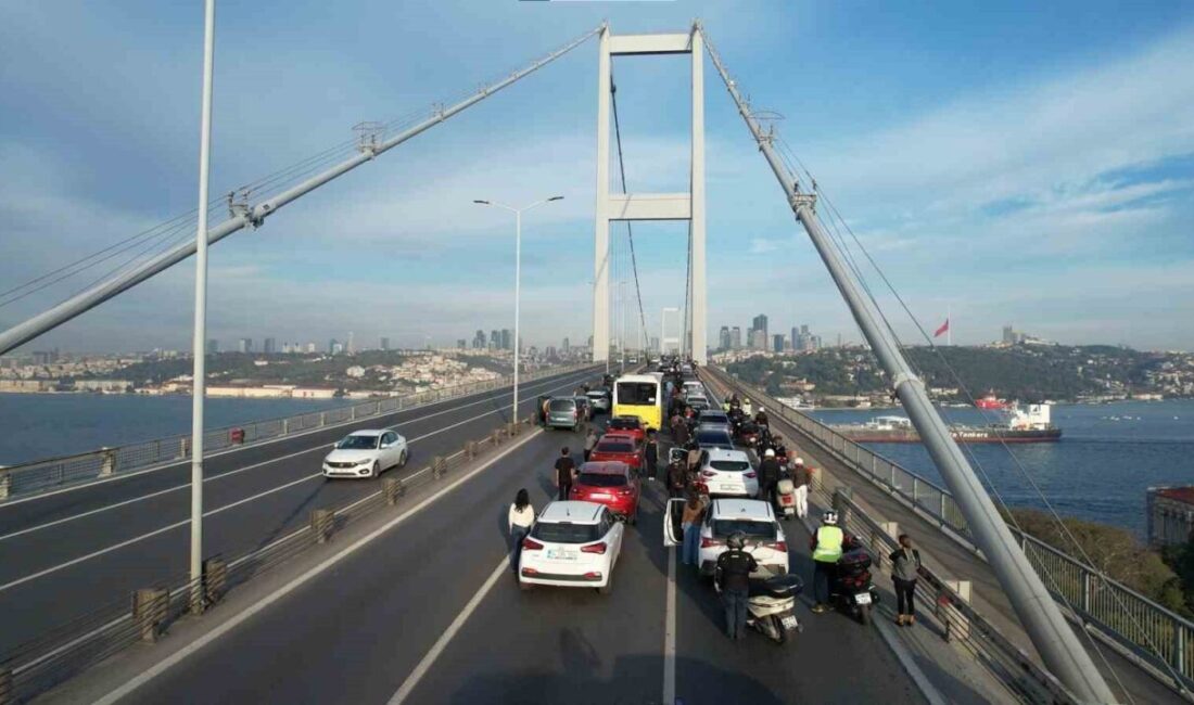 Mustafa Kemal Atatürk, Vefatının 87. Yılında Tüm Türkiye’de Anma Törenleriyle Kabri Başında Hatırlandı Gazi Mustafa Kemal Atatürk, vefatının 87. yılında tüm Türkiye'de anıldı.