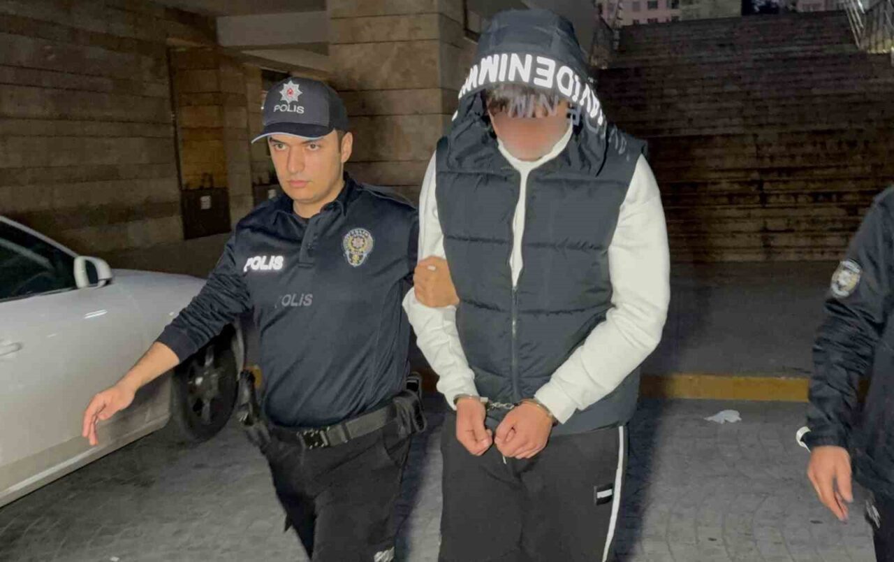 Samsun'da 19 yaşındaki A.M.C.S., önceden yaşanan bir tartışma sonucu 17