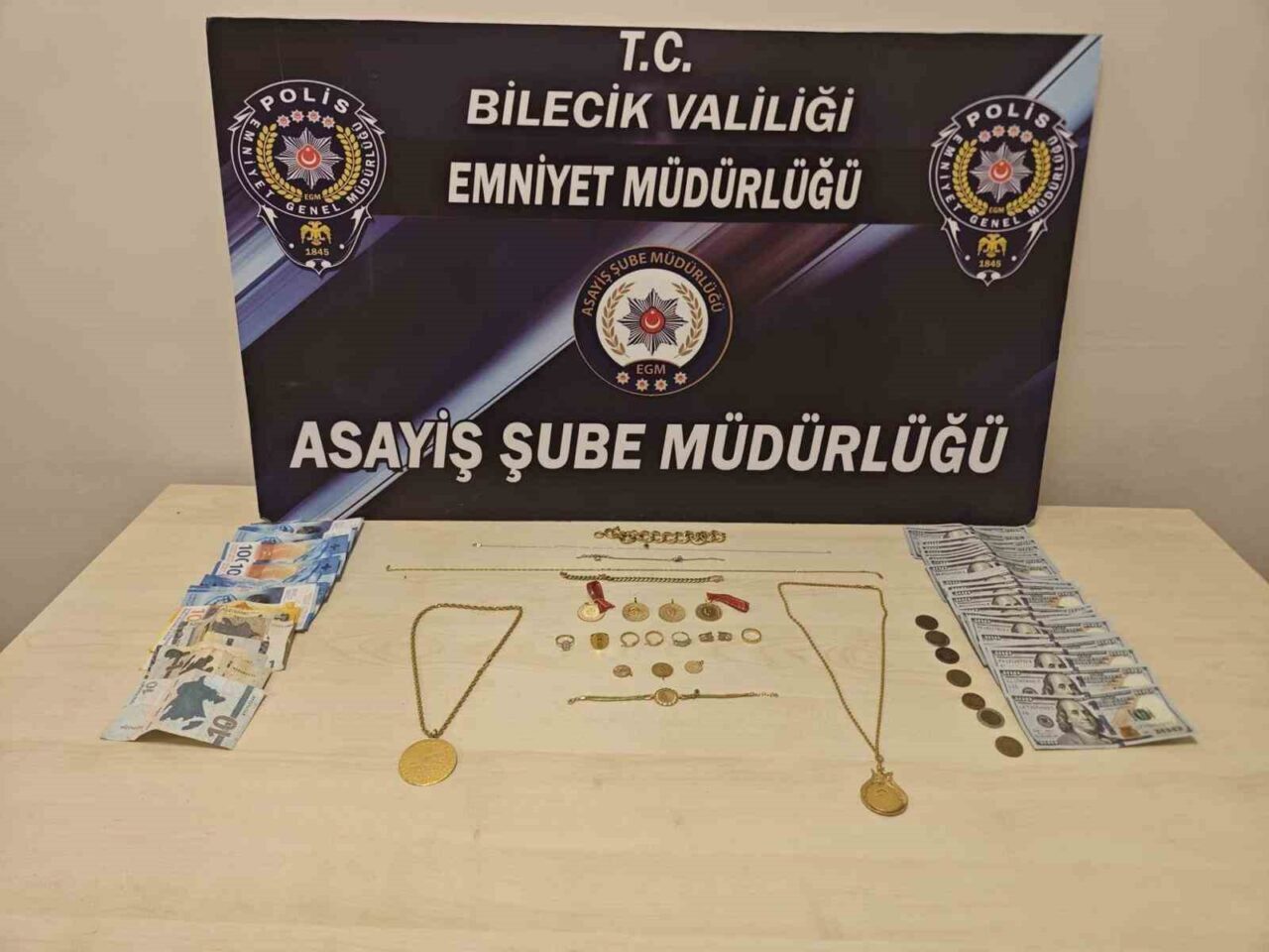Bilecik’te Polisin Takibiyle 2 Milyon Liralık Dolandırıcılıkla İlişkili 2 Şüpheli Yakalandı