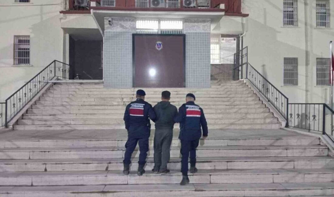 Osmaneli İlçesi’nde 23 Suç Kayıtlı Şahıs Jandarma Tarafından Yakalandı Bilecik’in Osmaneli ilçesinde 23 suç kaydı bulunan Mehmet N. jandarma