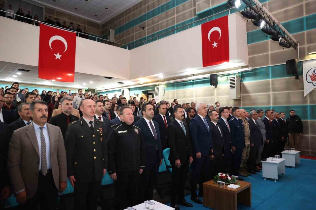 Muş'ta 24 Kasım Öğretmenler Günü, Şehit Yücel Kurtoğlu Güzel Sanatlar