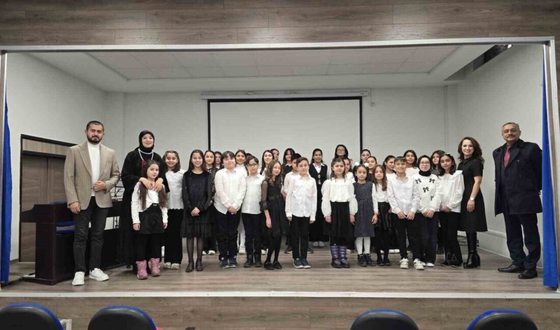 Yozgat'ta üç müzik öğretmeni, çocuklara müziği tanıtmak için gönüllü olarak