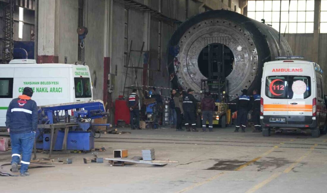 Kırıkkale’de Fabrika Kazasında Hayatını Kaybeden İşçilerin Cenazesi Defnedildi, Soruşturma Başlatıldı Kırıkkale'nin Yahşihan ilçesindeki Mach-Tech fabrikasında kaynak yaparken 3 tonluk sac