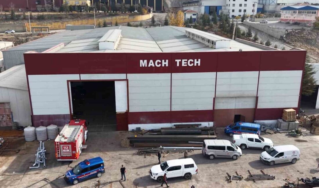 Kırıkkale'nin Yahşihan ilçesindeki Mach-Tech fabrikasında 3 tonluk sac levhasının altında