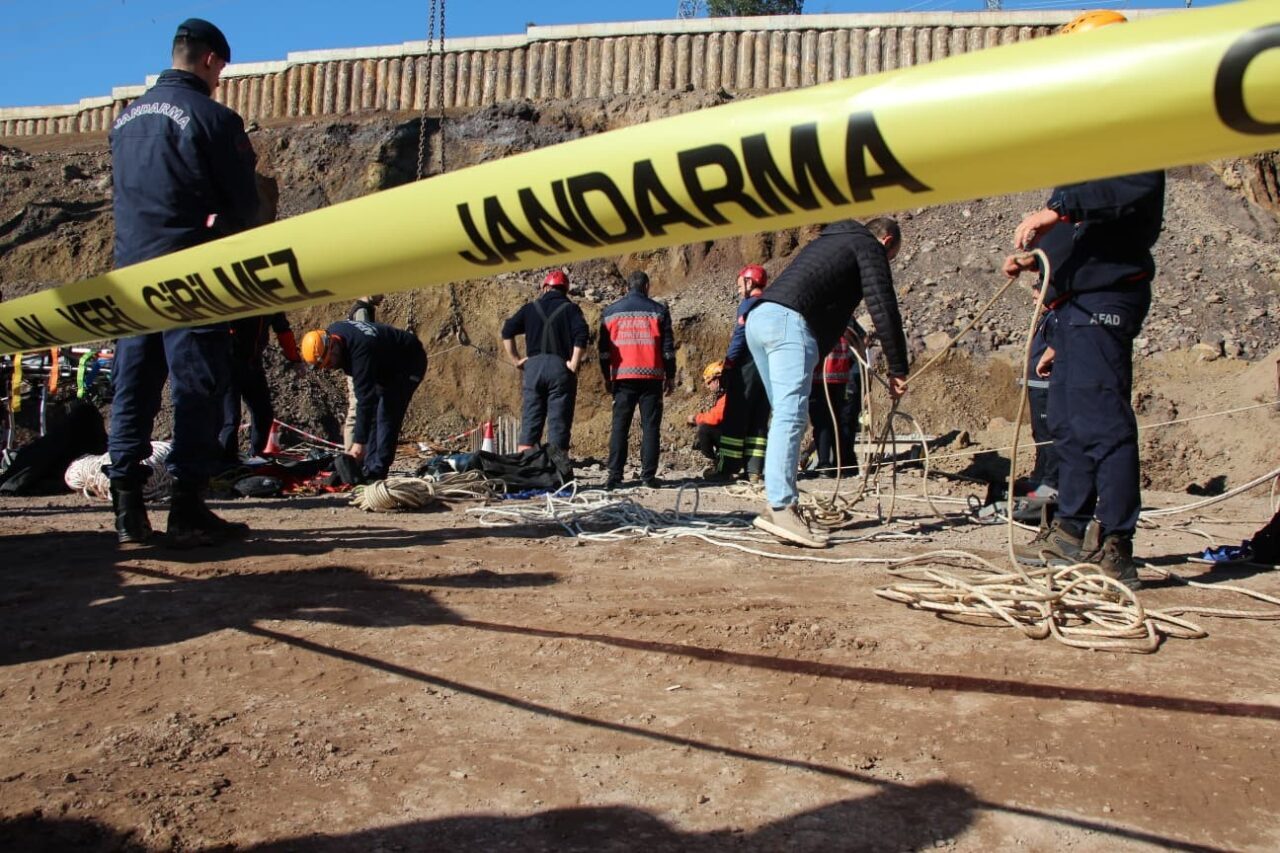 Akyazı’da İşçi Kuyuya Düşerek Hayatını Kaybetti, İlgili Yetkililer Serbest Bırakıldı