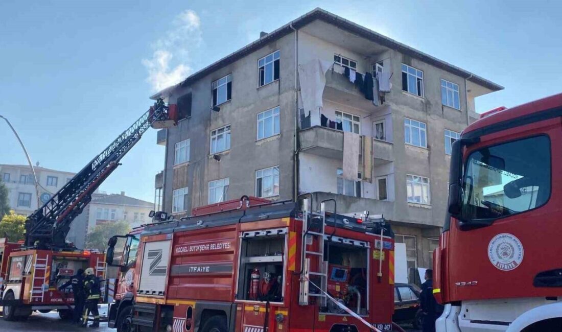 Kartepe’de 4 Katlı Binada Yatak Odasında Yangın Çıktı, İtfaiye Ekipleri Hızla Müdahale Etti Kocaeli'nin Kartepe ilçesindeki 4 katlı bir binanın en üst katındaki