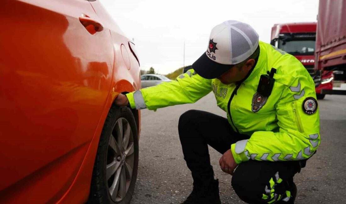 Kırıkkale’de kış lastiği zorunluluğu için ticari araçlara yönelik denetimler başlatıldı Kırıkkale'de, şehirler arası ticari araçlar için zorunlu kış lastiği denetimleri