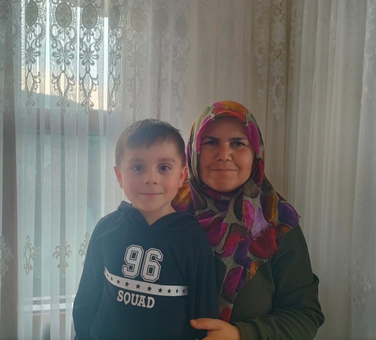 Kastamonu’da Kaybolan 5 Yaşındaki Osman Helvacı’nın Cansız Bedeni Uçurum Kenarında Bulundu, Anne Huriye Helvacı’yı Arama Çalışmaları Devam Ediyor